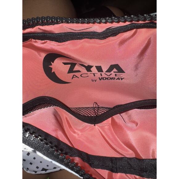 Zyia Active Belt Bag Fabric Crossbody Abstract Print Lightweight Travel - Picture 2 of 3